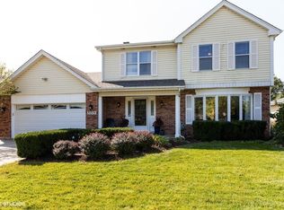 1833 71st St, Woodridge, IL 60517