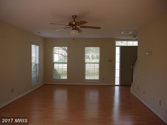 3rd image of 68 Melanie Hollow Ln