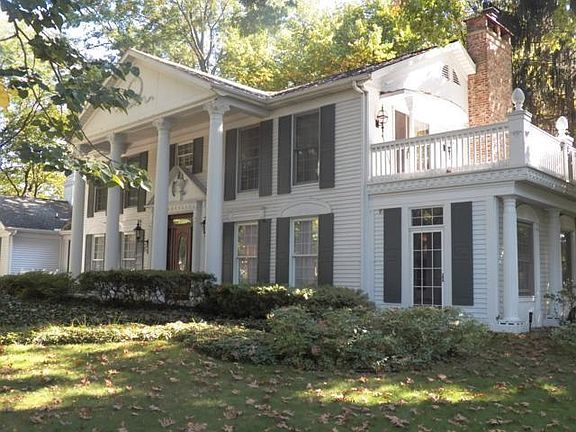 3rd image of 2101 Greenleaf Blvd