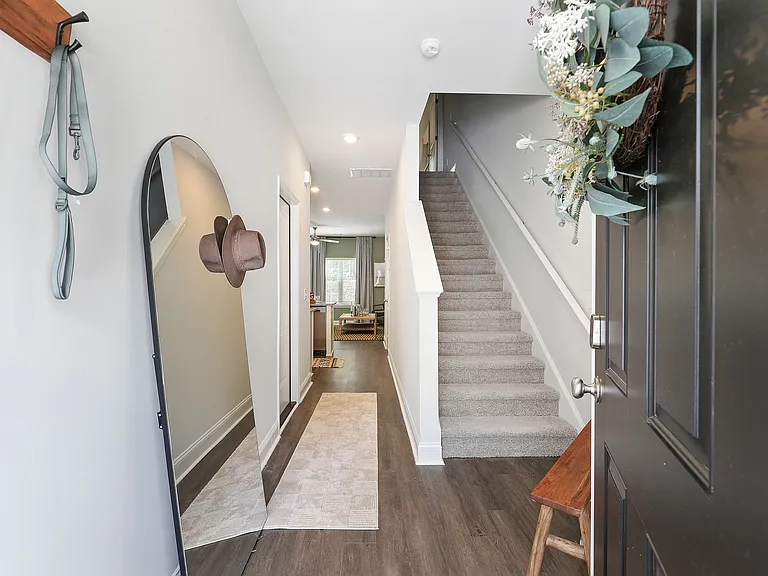 102 Lusk Ln — Photo 18