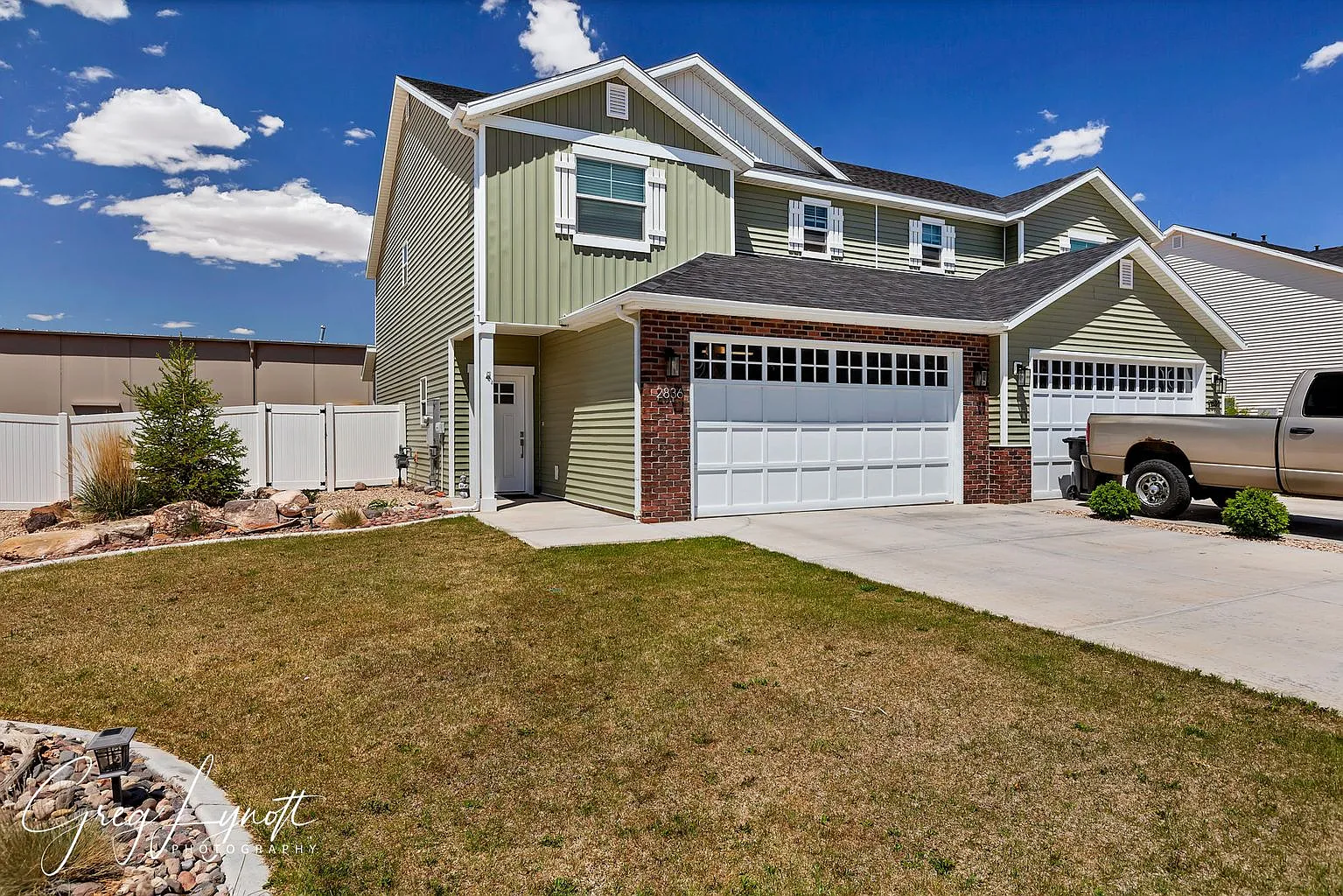 Cute 3 bed 2.5 bath Townhome — Photo 1