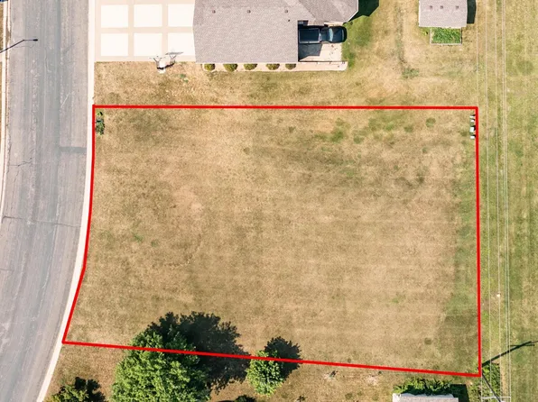 406 9th St NW, Dodge Center, MN 55927
