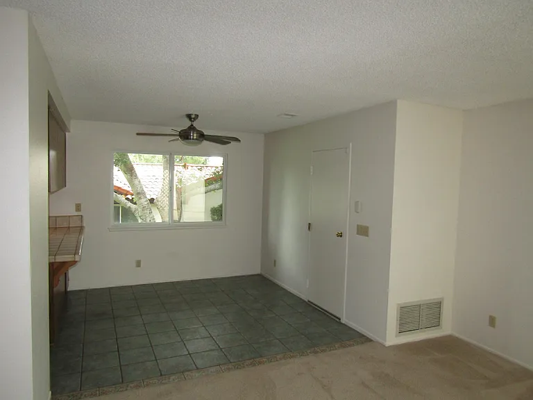 48 Stanford Cir — Photo 10