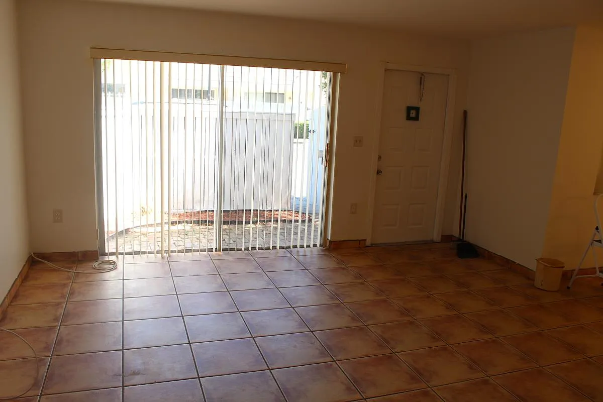 2 bed, 2.5 bath, 1000 sqft, $2,475 — Photo 3
