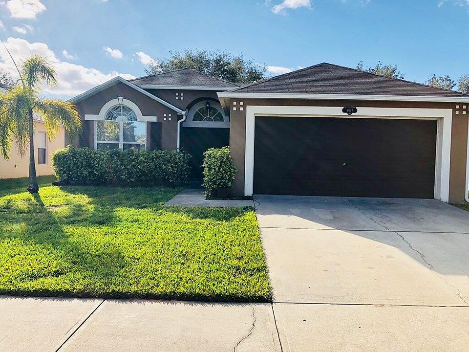 1st image of 4077 Four Lakes Dr