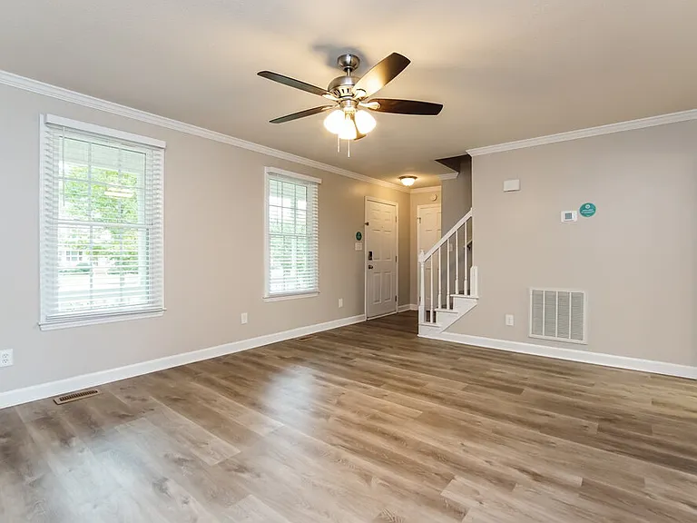 925 Fairlong Rd — Photo 5