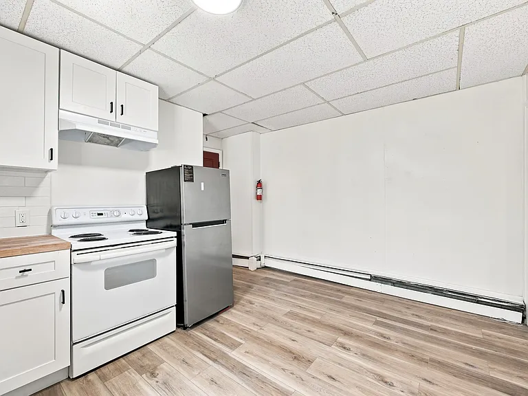 113 King St #2 — Photo 12