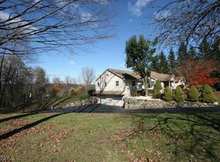 9 Coss Ln, Montague, NJ 07827