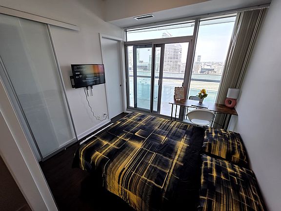 3rd image of 14 York St #5008A