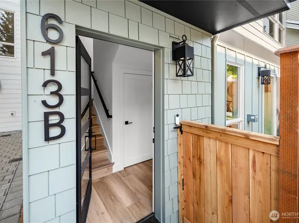 613 B 18th Avenue E, Seattle, WA 98112