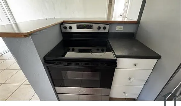 1 bed, 700 sqft, $1,750 — Photo 4