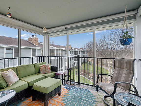 3rd image of 3020 Saint Albans Mill Rd APT 310