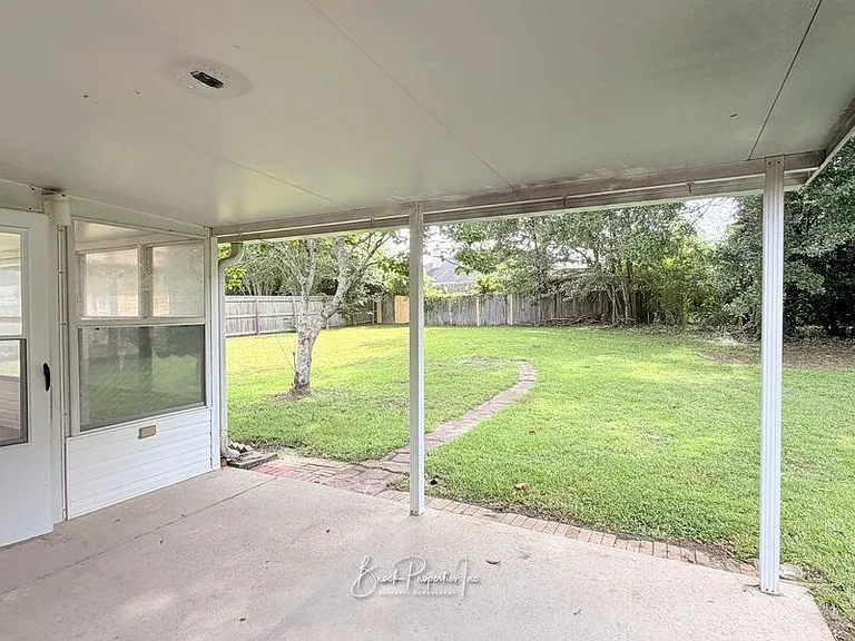 2520 Southern Oaks Dr — Photo 26
