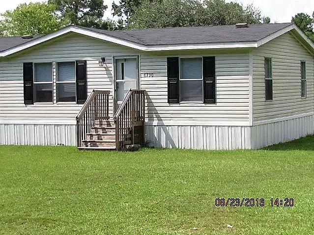 4 bed, 2000 sqft, $1,999 — Photo 1