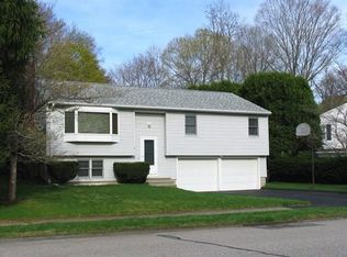 4 Bunker Hill Rd, Shrewsbury, MA 01545
