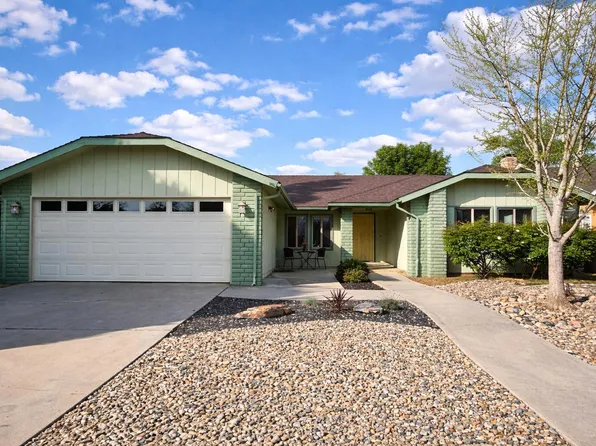 2020 E Four Creeks Avenue, Visalia, CA 93292