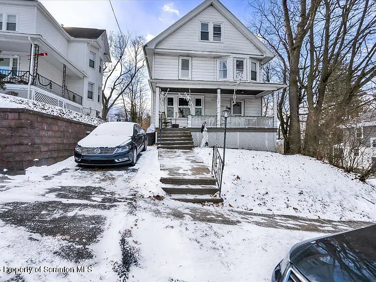 1026 Fairfield St — Photo 3