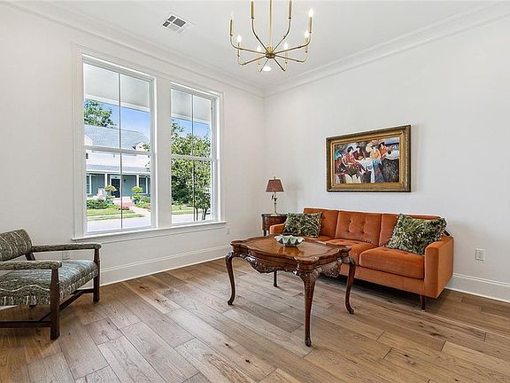 4th image of 39 Beverly Garden Dr