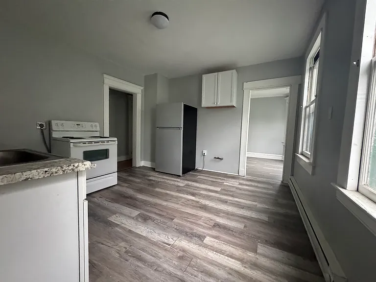 35 Webb St #2 — Photo 8