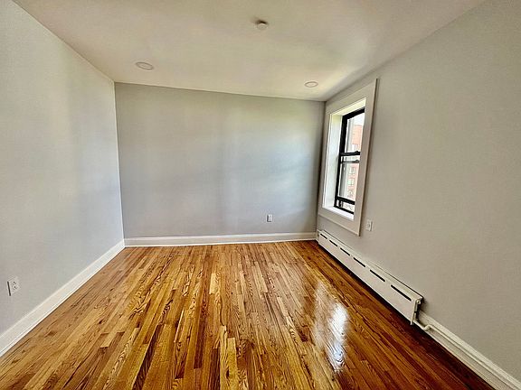 3rd image of 147 Lefferts Pl