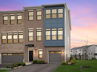 11 Valiant Court, Middletown, NJ 07748