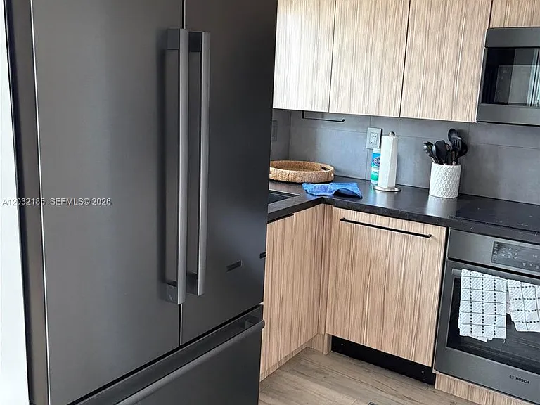 5900 Collins Ave #702 — Photo 37