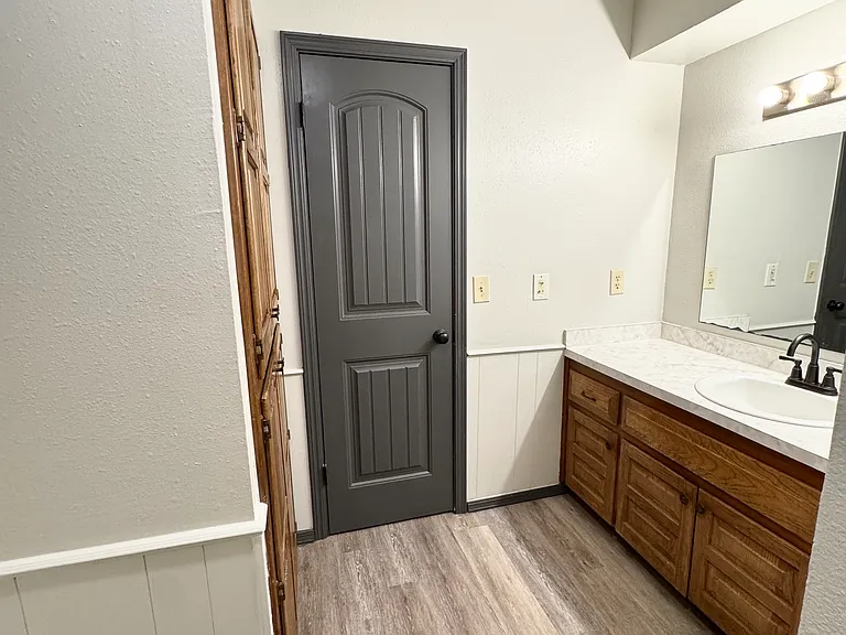 Main bathroom