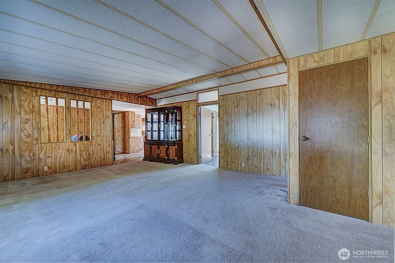 4th image of 2321 NE Sylvan Way
