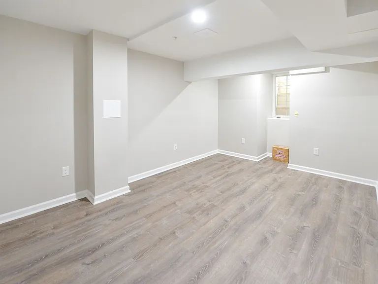 200 Rolling Hill Dr — Photo 17