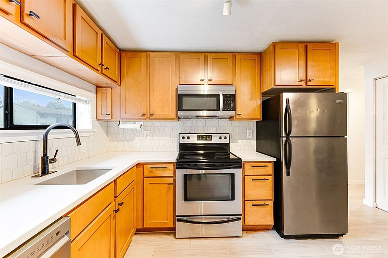 3rd image of 23405 16th Avenue S #C203