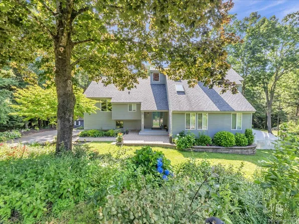 105 Stanley Drive, Glastonbury, CT 06033