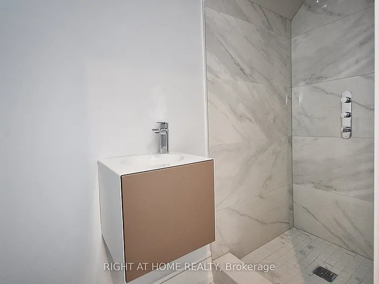 177 Ranleigh Ave — Photo 18