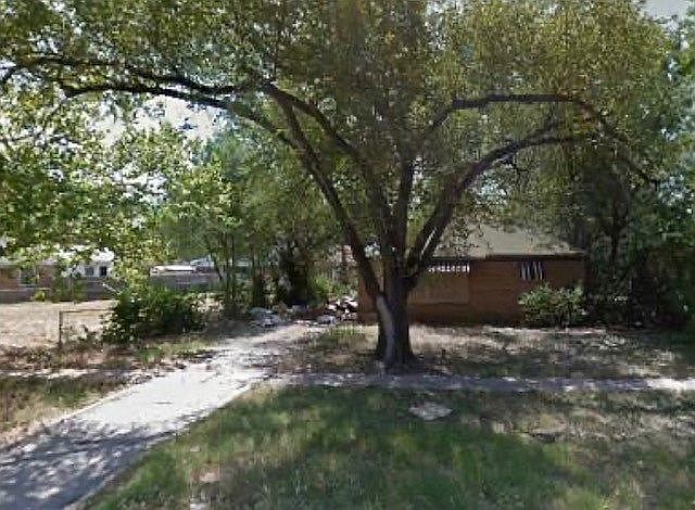2nd image of 2139 E Shadybrook Ln