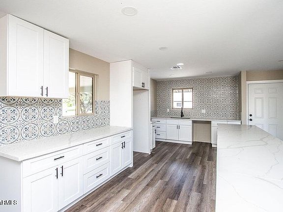2nd image of 3401 W DIANA Avenue