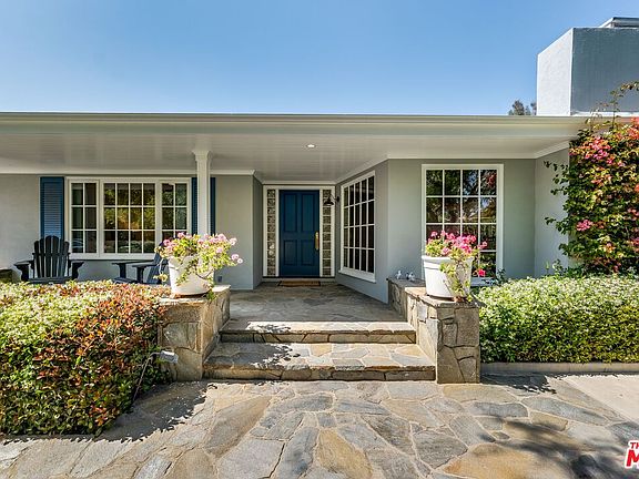 4th image of 28925 Cliffside Dr