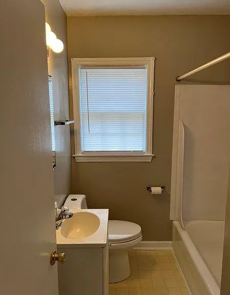 1027 Saint Clair Ave #A — Photo 10