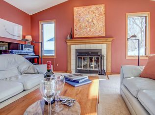 5801 Seminole Ridge Cir, Fitchburg, WI 53711