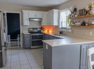 632 Hillcrest Cir, Lansing, KS 66043