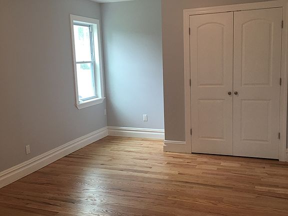 4th image of 832 E 231st St #T