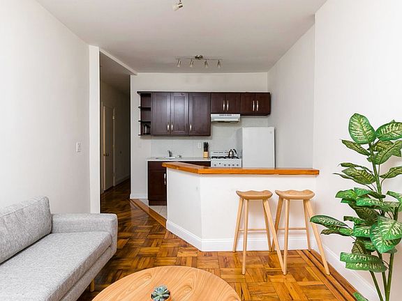 4th image of 431 Wythe Ave #B4