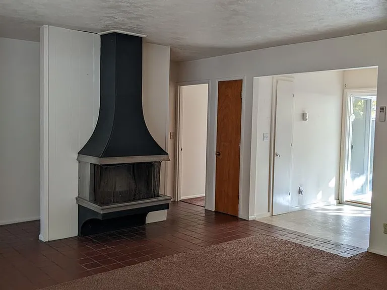 880 & 890 E 37th Ave — Photo 4