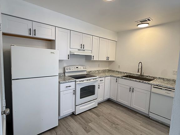 4th image of 329 Geraldine Rd SE #B