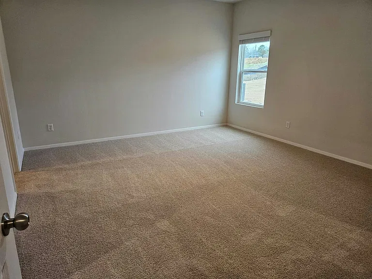 2417 E War Eagle St — Photo 11
