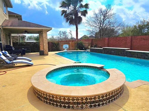 6027 Turner Shadow Ln, Sugar Land, TX 77479