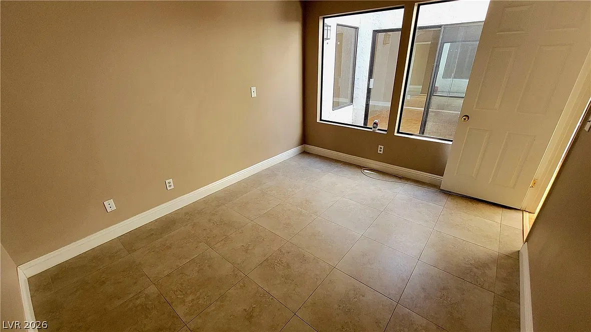 2 bed, 2.0 bath, 1358 sqft, $1,650 — Photo 4