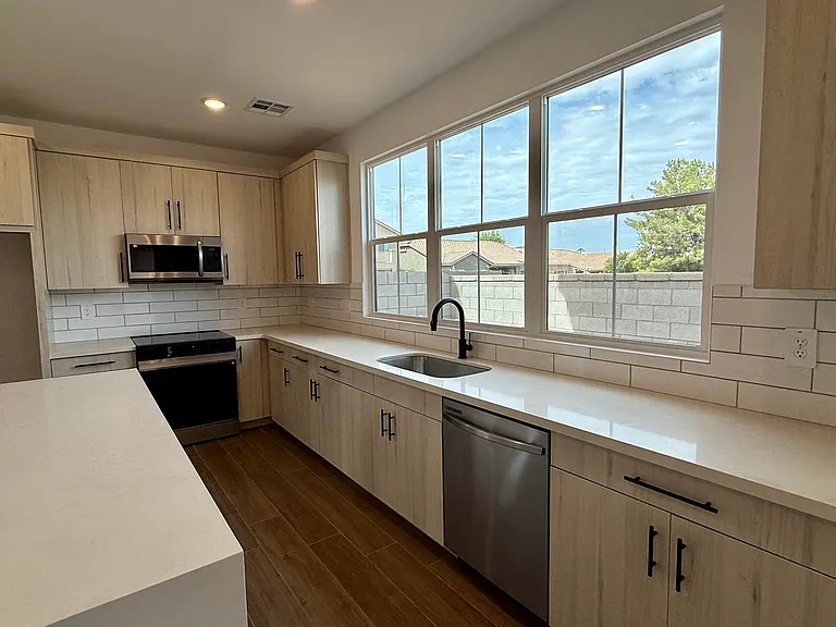 2345 E Stephens Ct — Photo 6