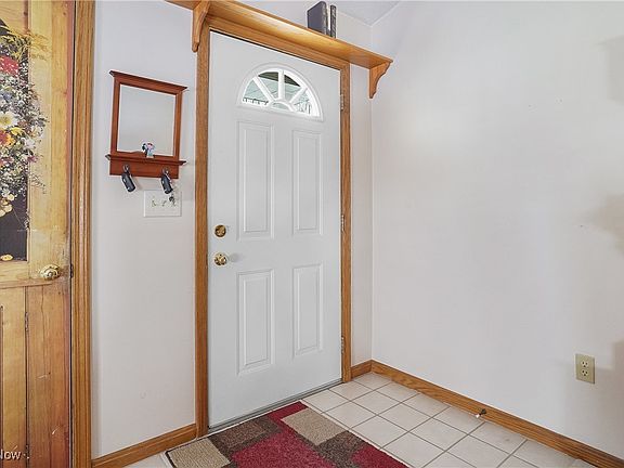 3rd image of 3996 Kelly Ln