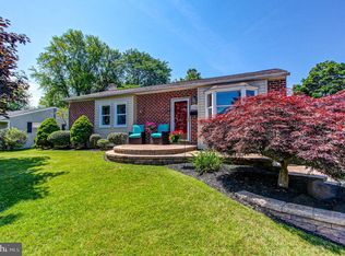 1296 Beverly Rd, Warminster, PA 18974