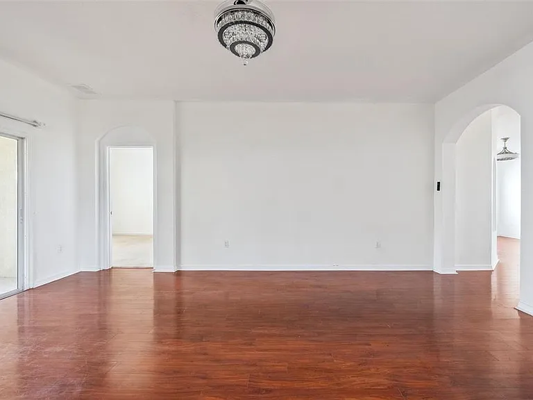 7055 Heatherbrook Dr — Photo 7