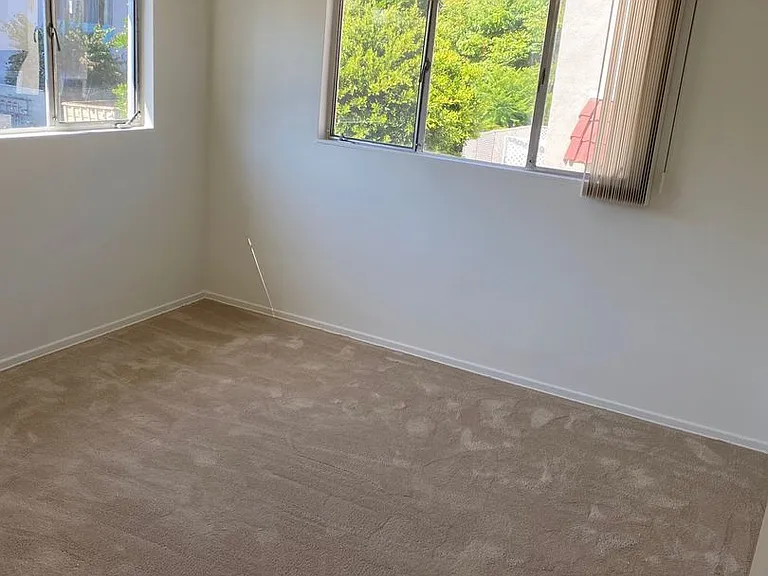 11844 Mayfield Ave — Photo 17